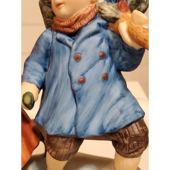 Vintage Avon Christmas Memories 1981 Porcelain Figurine - Picture 7 of 16